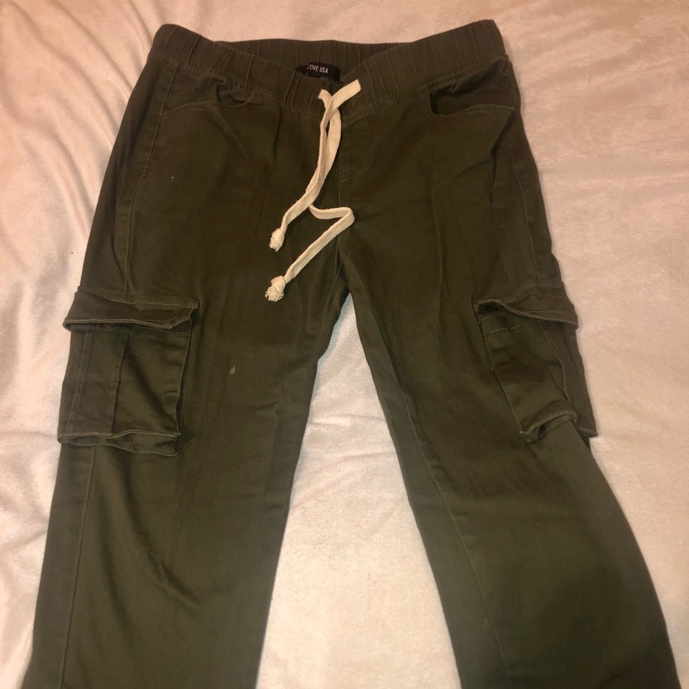 Active USA Cargo pants!